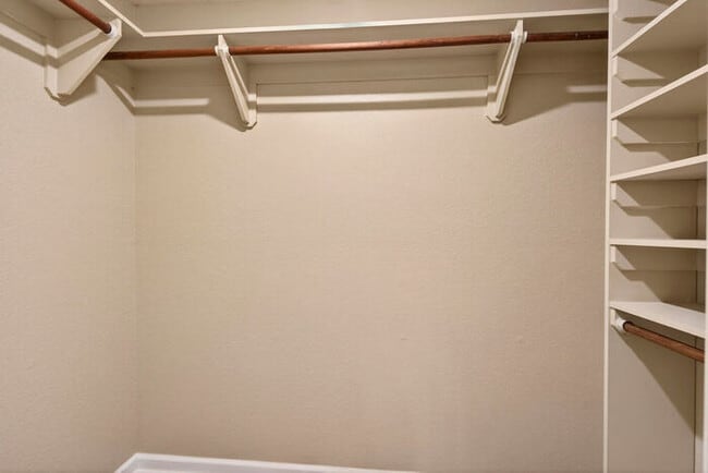 Building Photo - 10261 English Manor Dr