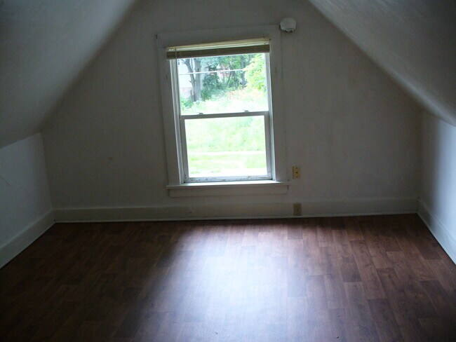 Building Photo - 1217 17th Ave