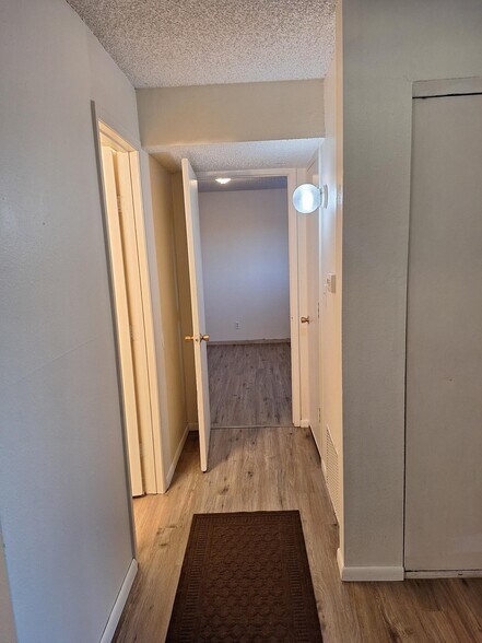 Building Photo - 5300 E Cherry Creek South Dr