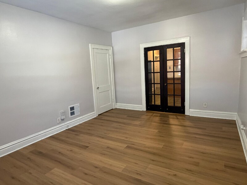 Building Photo - 5044 Mardel Ave