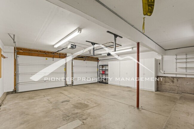 Building Photo - 6525 White Falcon Ct