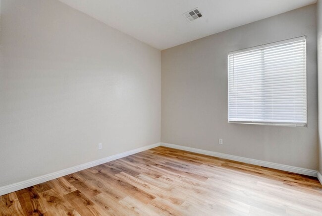 Building Photo - 2294 Tedesca Dr