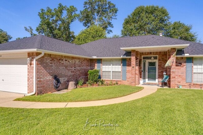 Building Photo - 2511 Southern Oaks Dr