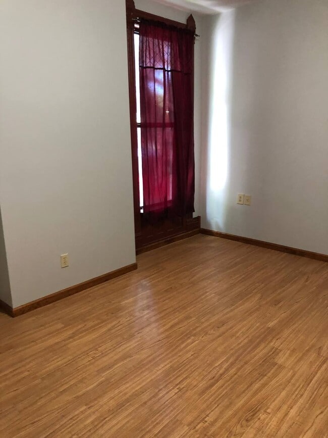 Building Photo - 222 Ottawa