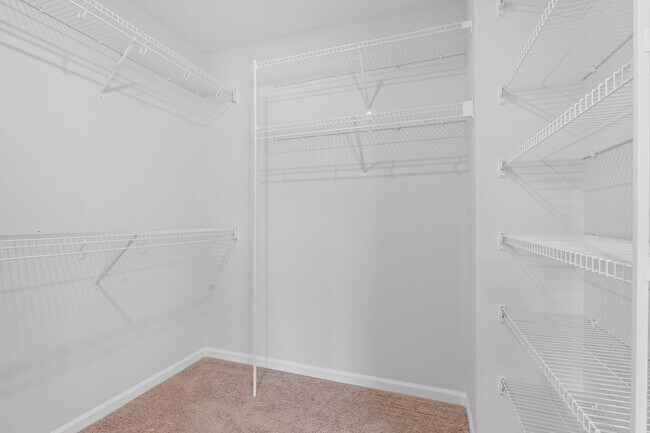 Building Photo - 837 Peony Ln
