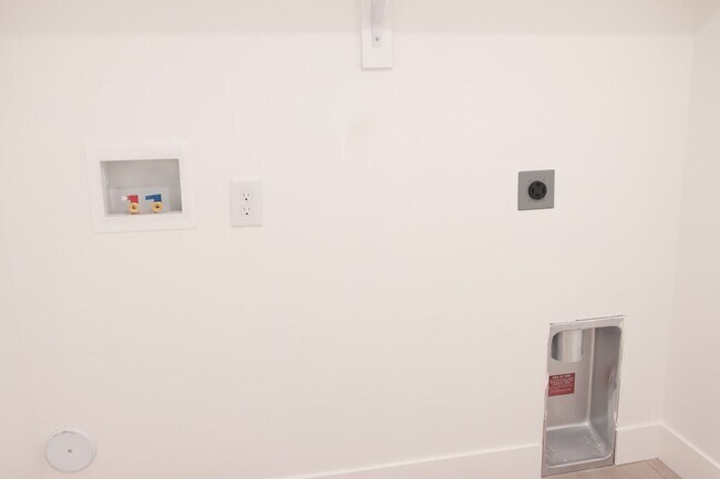 Building Photo - *Old Mill Village in Heber