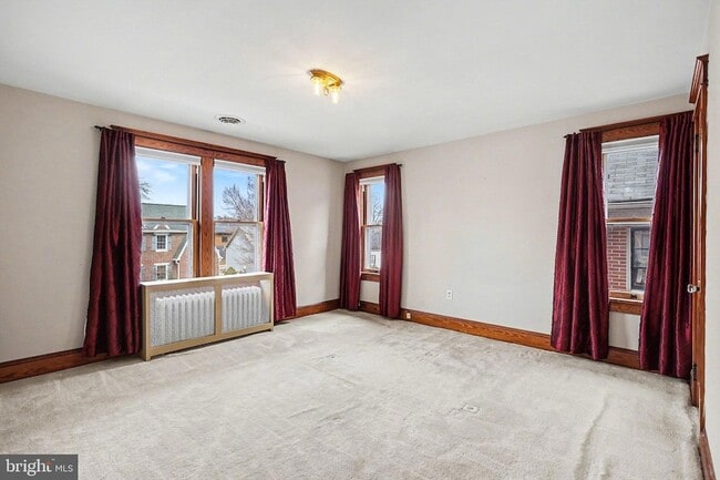 Building Photo - 144 Seminary Ave