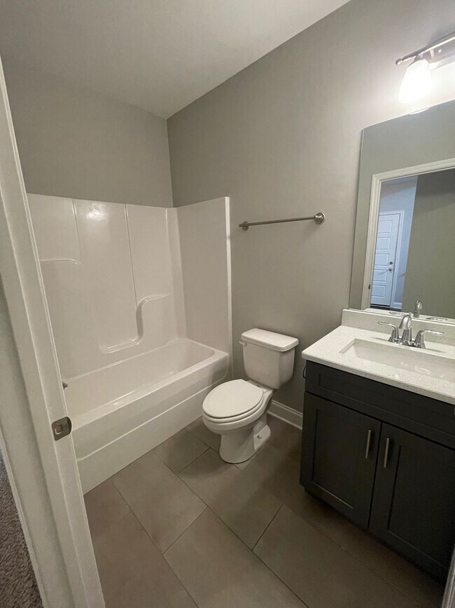 Building Photo - 4 Bedroom + Finished Basement for Rent in Ooltewah