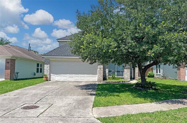 Building Photo - 16928 Scenic Knoll