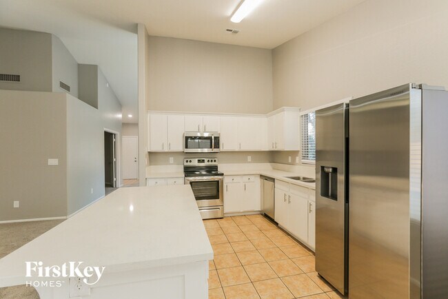 Building Photo - 7520 W San Juan Ave