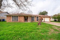 Building Photo - 5404 Salem Hill Dr