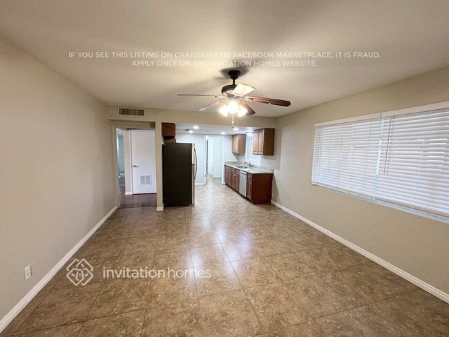 Building Photo - 1720 E Dana Ave