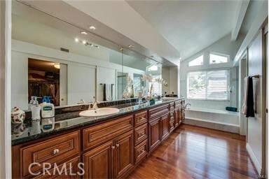 Building Photo - 11 Davis