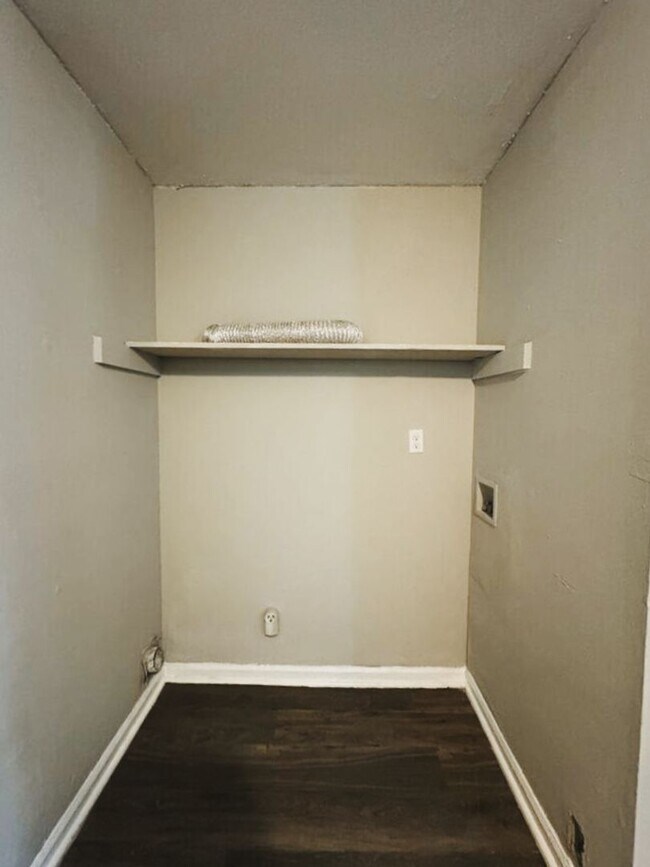 Building Photo - Two Bedroom Duplex near Trinity Hills in N...
