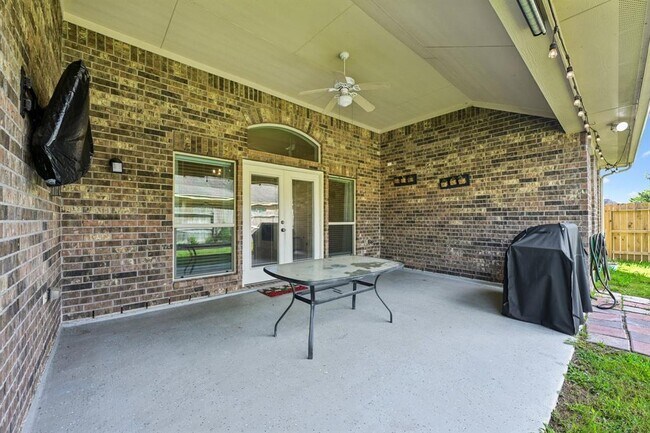 Building Photo - 28623 Hunters Shore Dr