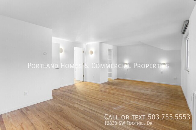 Building Photo - 12830 SW Foothill Dr