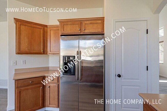 Building Photo - 6645 E Gehrig Ln