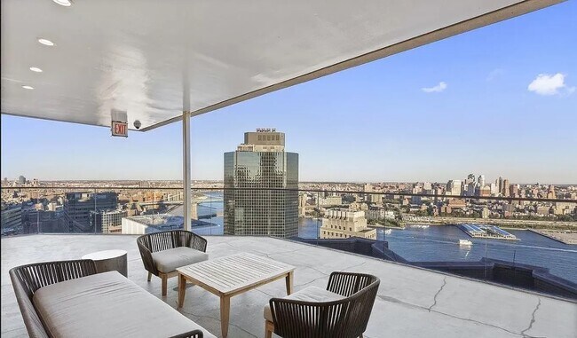 Building Photo - 75 Wall St