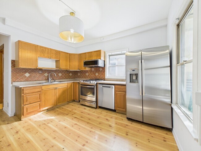 Building Photo - 4318 N Albany Ave