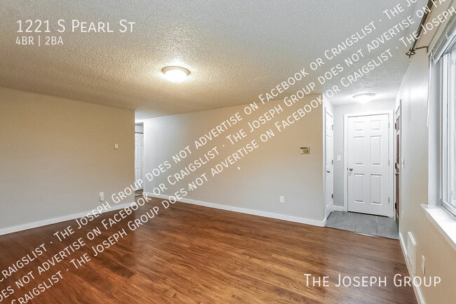 Building Photo - 1221 S Pearl St