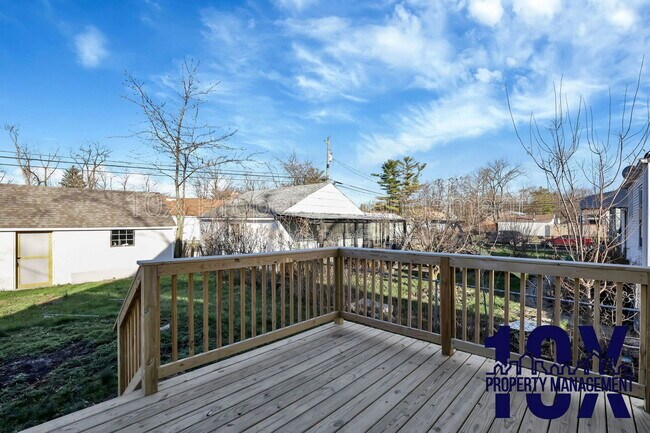 Building Photo - 2453 McGuffey Rd