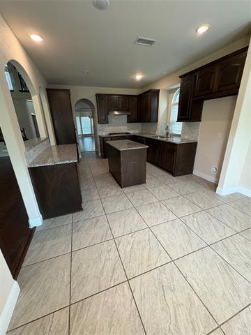 Building Photo - 1221 Hoyt Dr