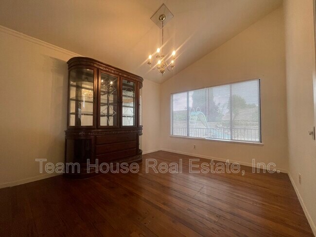 Building Photo - 23423 Vía Boscana