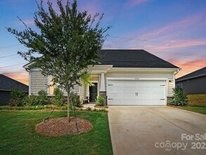 Building Photo - 3140 Seville St