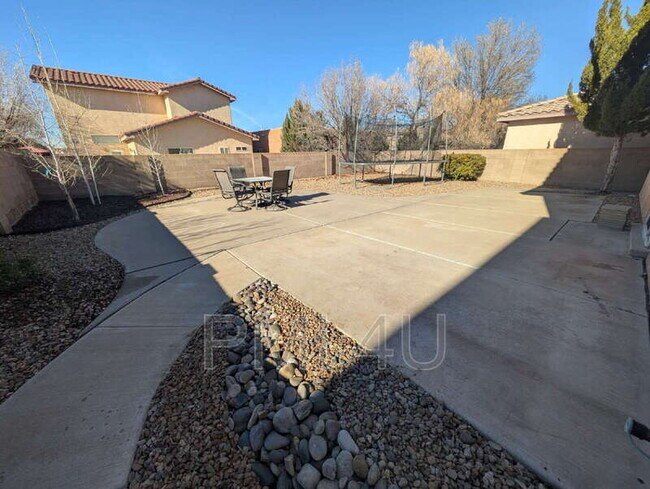 Building Photo - 7105 Casa Elena Dr NE