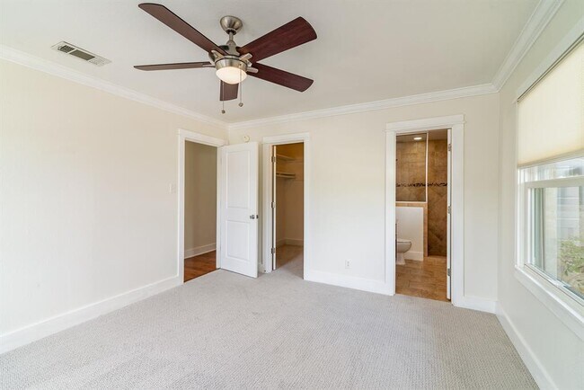 Building Photo - 2503 Homedale Dr