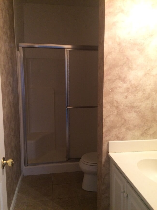 Building Photo - 2 Bed, 2 Bath Condo for Rent in Sweetwater