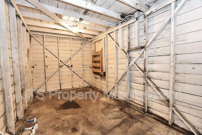 Building Photo - 1015 27th St