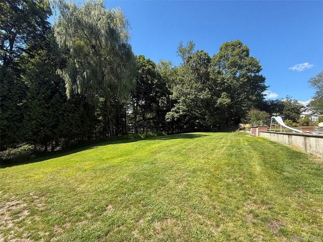 Building Photo - 29 Eastview Dr
