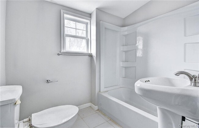 Building Photo - 202 Midland Lake Rd