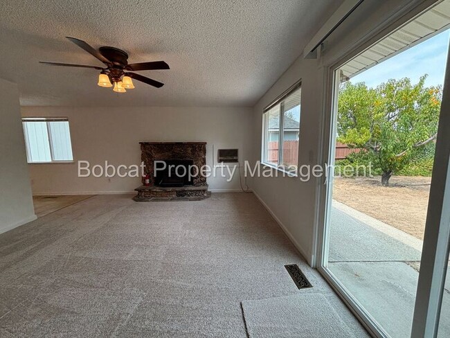 Building Photo - 3329 Somerset Way