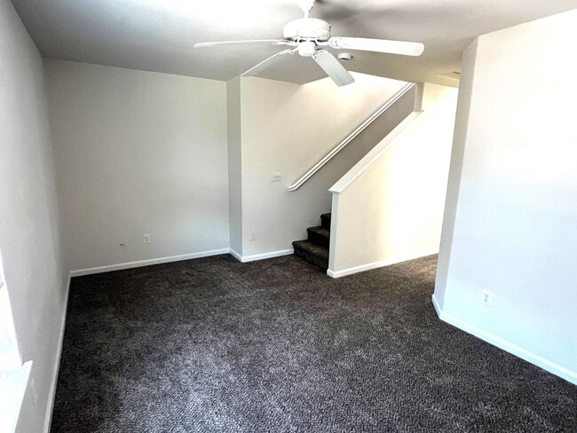 Building Photo - Spacious 5-Bedroom Home in Gated Stockton ...