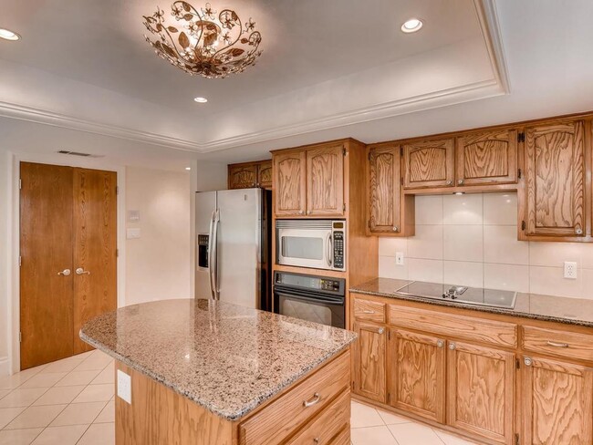 Building Photo - 1713 Bay Hill Dr