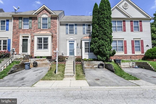 Primary Photo - 6627 Commodore Ct