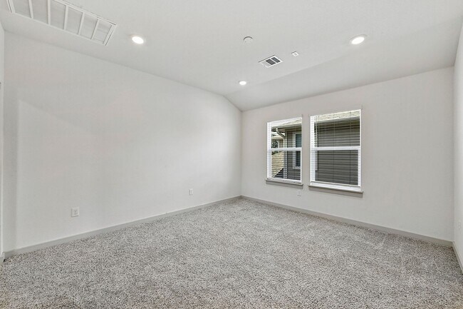 Building Photo - Spacious & Stylish Living in Liberty Hill