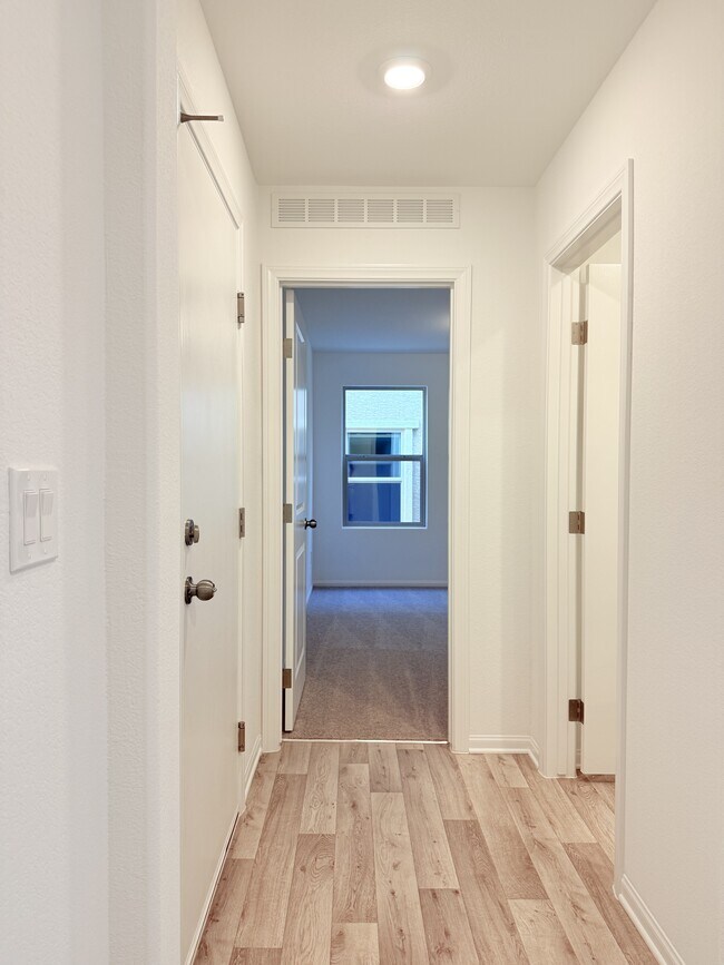 Building Photo - 6038 Swift Lariat St