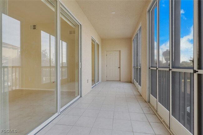 Building Photo - 9025 Colby Dr