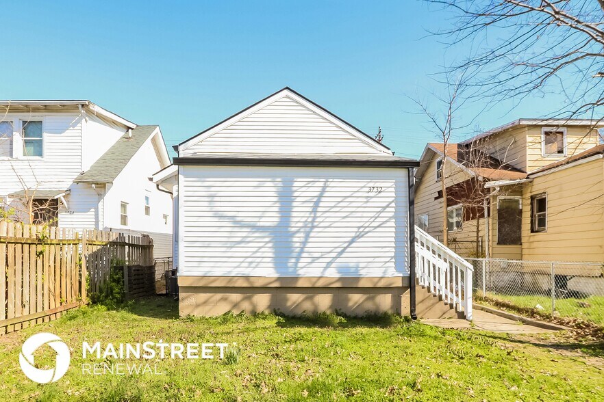 Building Photo - 3732 River Park Dr