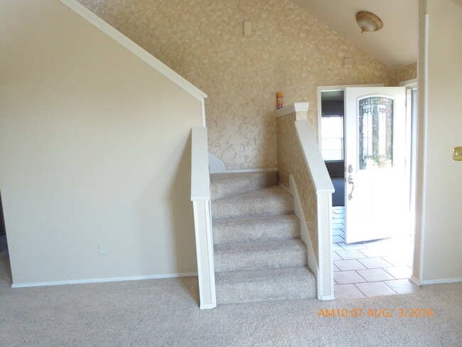 Building Photo - 4302 SW Parkridge Blvd