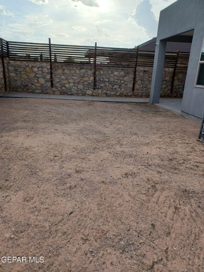 Building Photo - 13104 Red Cove