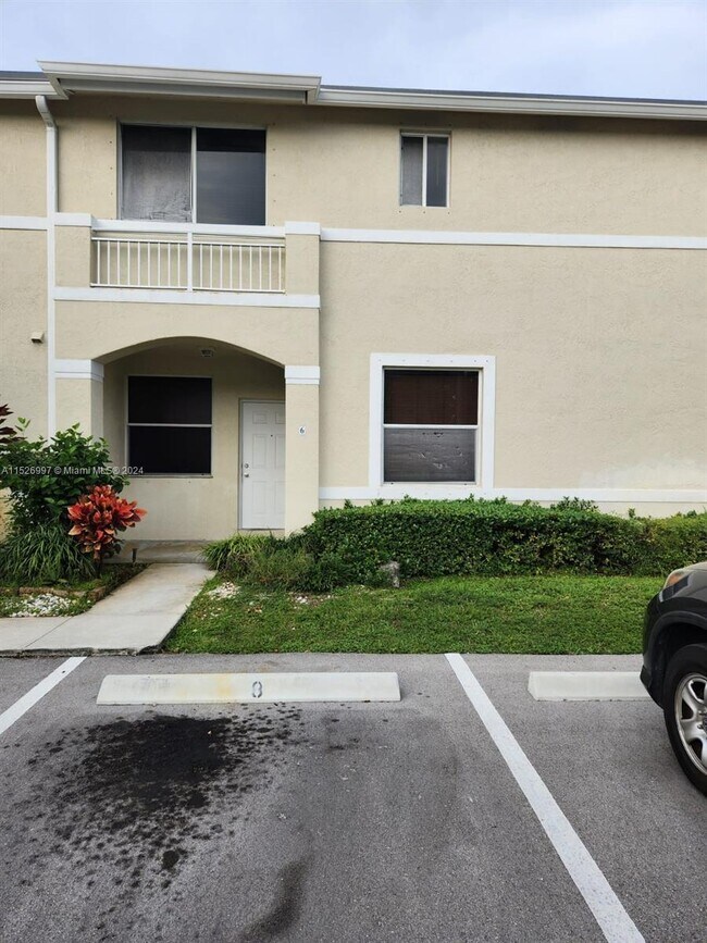 Building Photo - 820 NE 212th Terrace