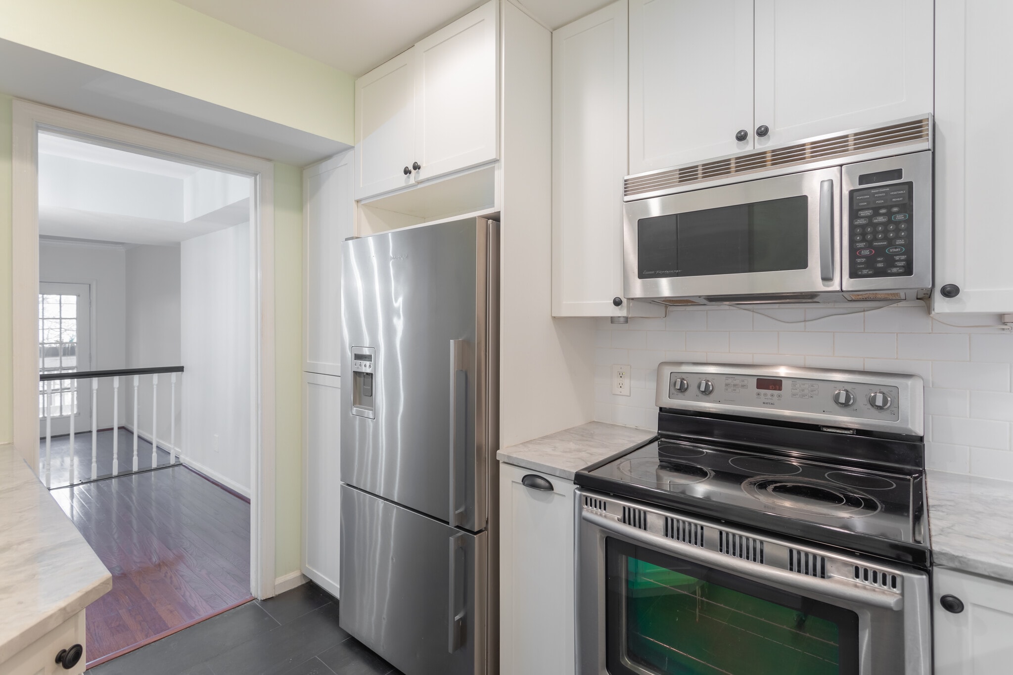kitchen - 2919 S Woodstock St