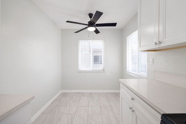 Building Photo - 249 San Jacinto Dr