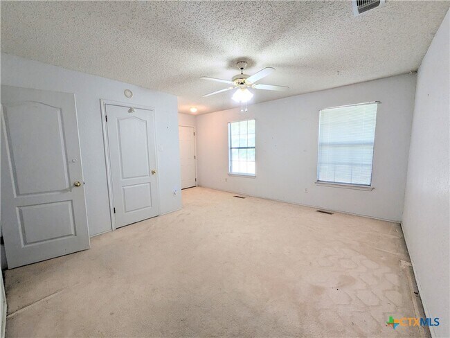 Building Photo - 1428 Devin Dr