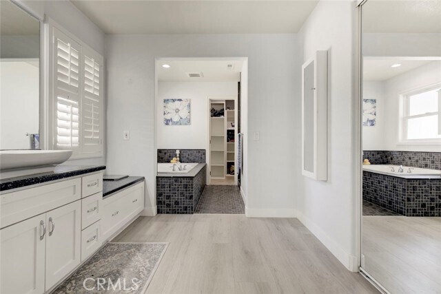 Building Photo - 27943 Brookdale Ct