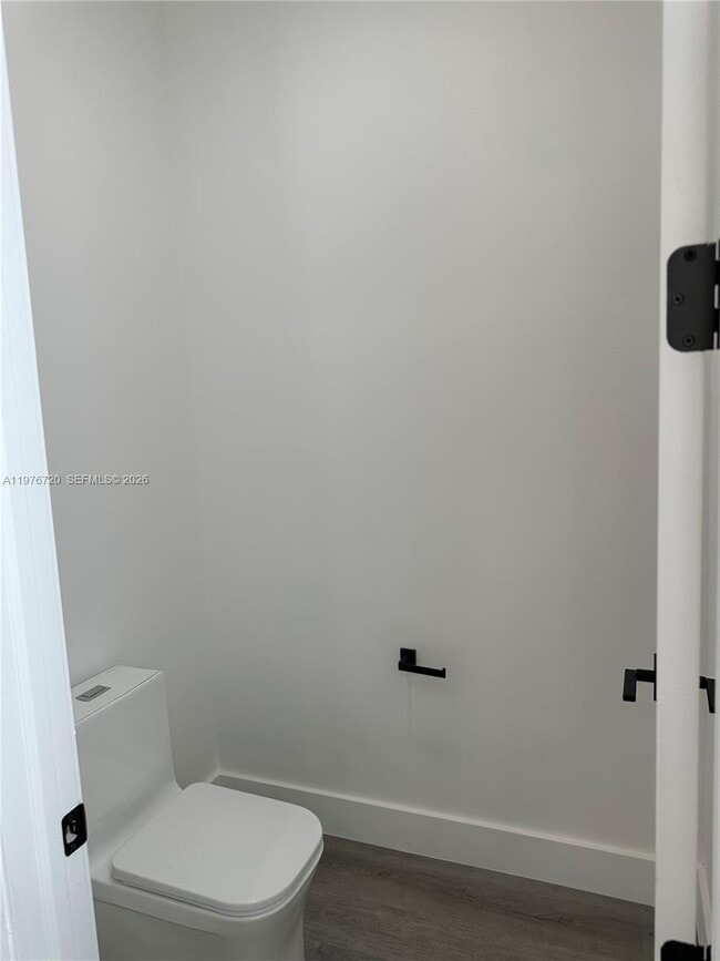 Building Photo - 4655 SW 32nd Ave